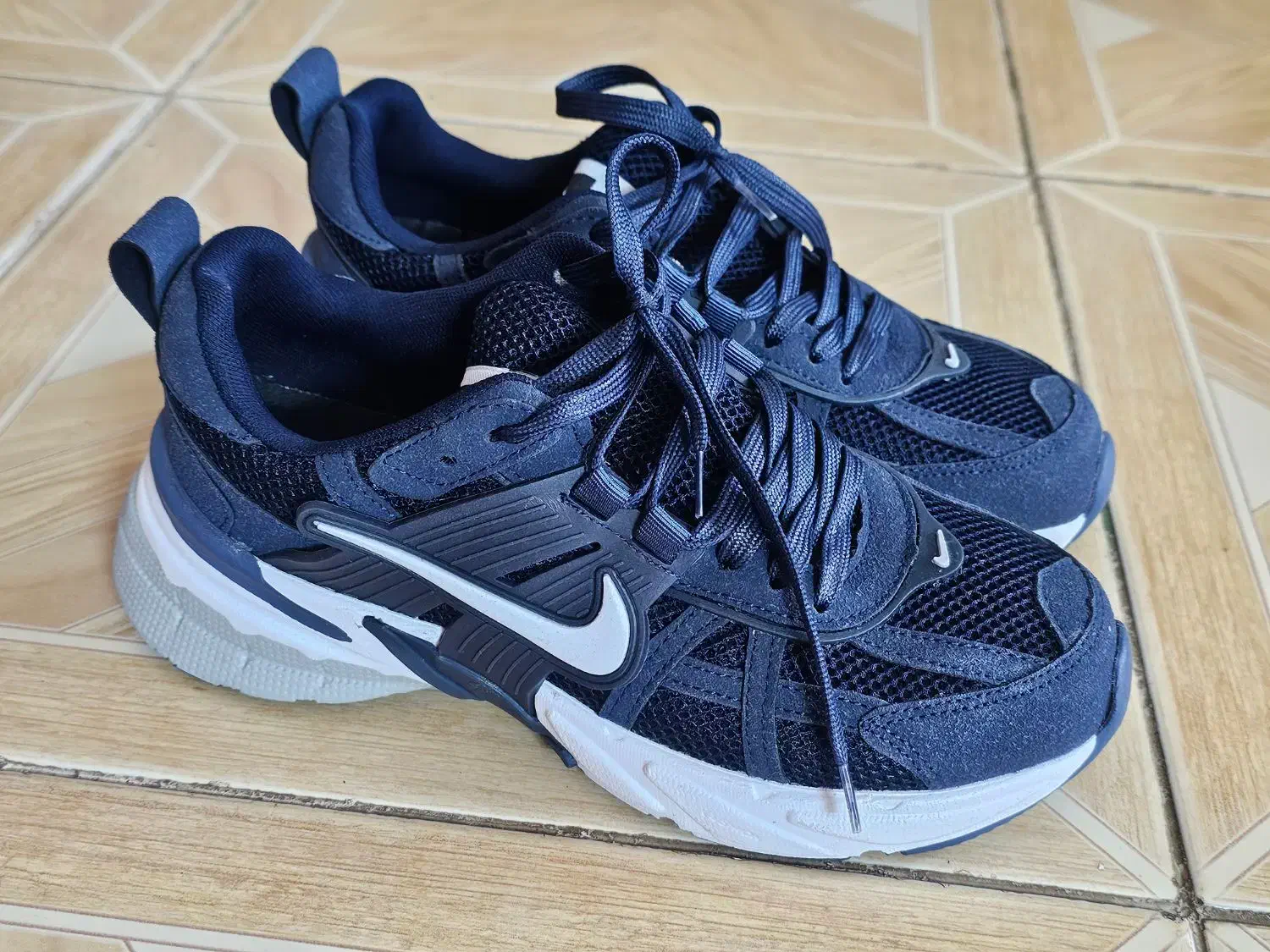 کفش نایک  v2k های کپی سایز ۳۹|کیف، کفش، کمربند|بیرجند, |دیوار