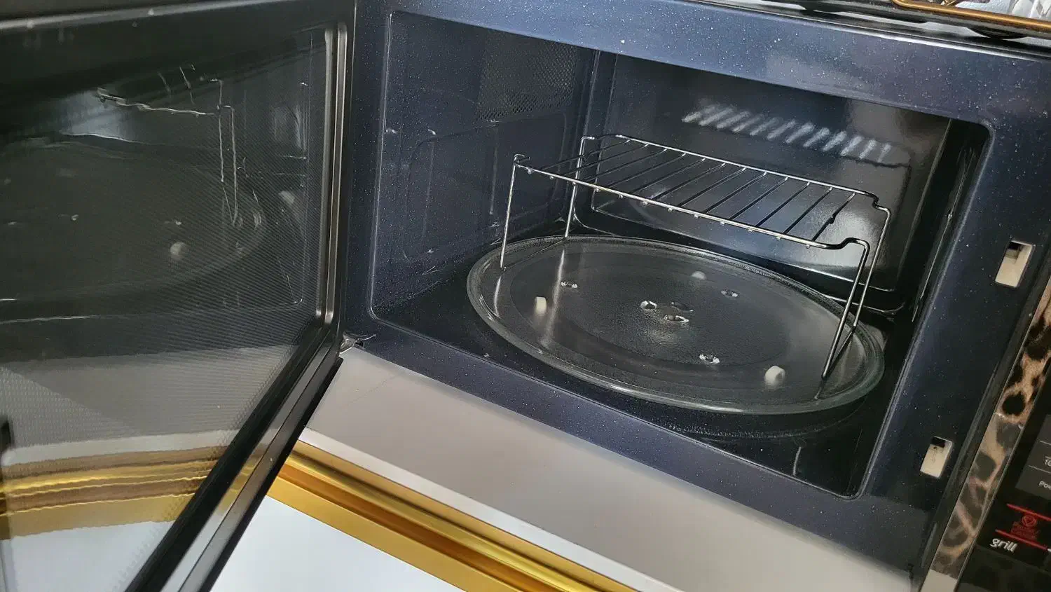 ماکروویو سامسونگ کاملانو و استفاده نشده با گارانتی|اجاق گاز و لوازم برقی پخت‌وپز|شهر بابک, |دیوار