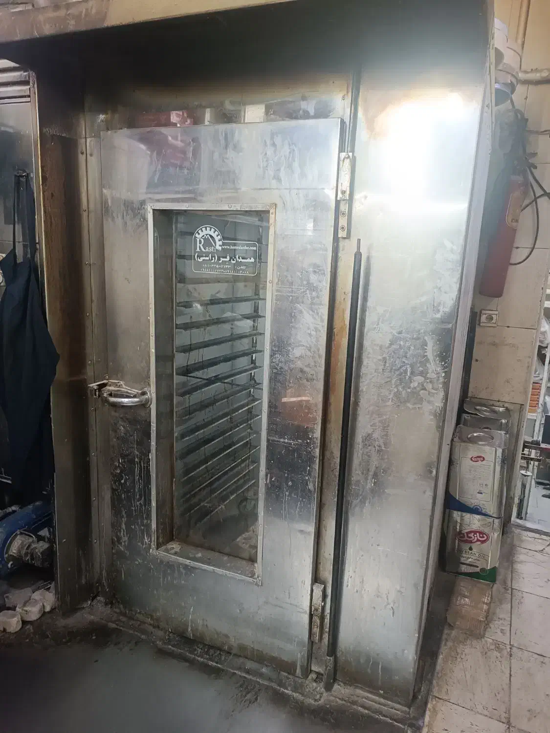 به شاگرد زرنگ جهت کار در قنادی کماچپزی نیازمندیم|استخدام خدمات فروشگاه و رستوران|همدان, |دیوار