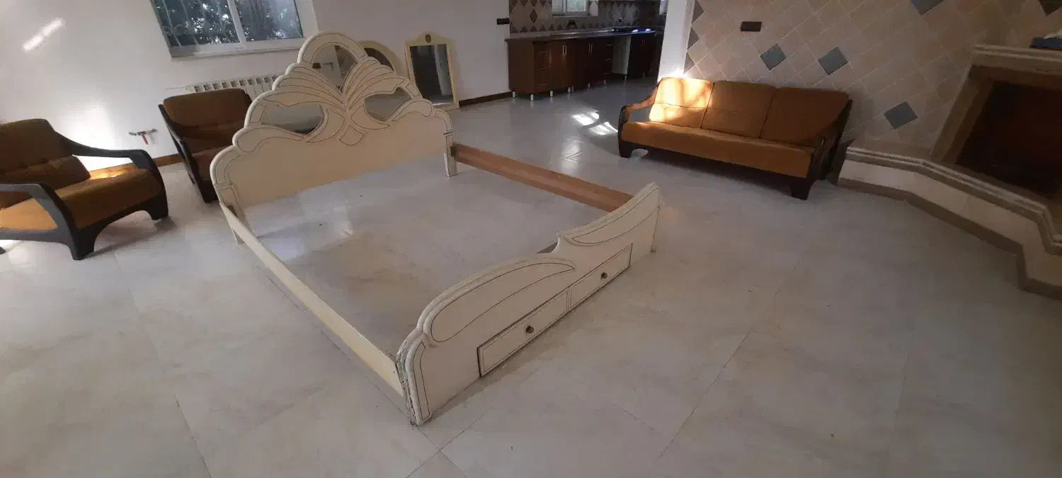 دو عدد تخت خواب ۲ نفره چوبی|تخت و سرویس خواب|ساری, |دیوار