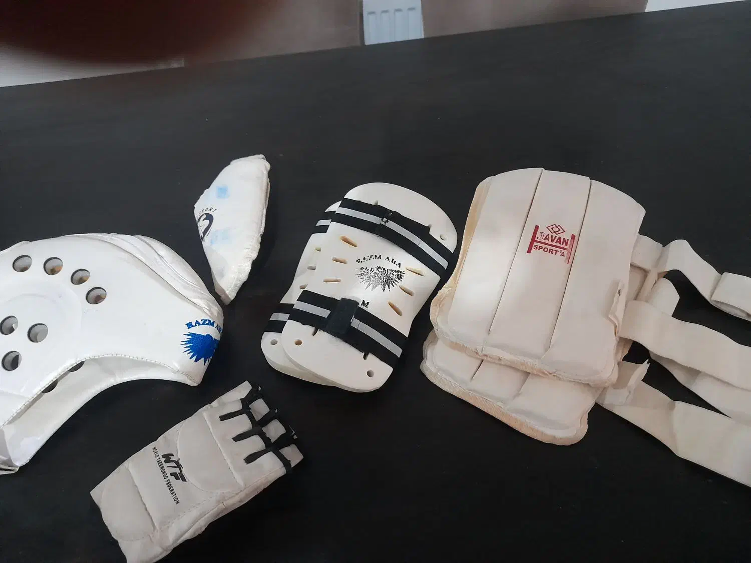 هوگو تکواندو همراه دستکش کلاه ساق بند روپایی و کاپ|تجهیزات ورزشی|هشتگرد, شهرک بار و بن|دیوار