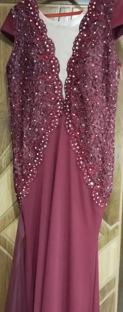 لباس مجلسی|لباس|فلاورجان, |دیوار