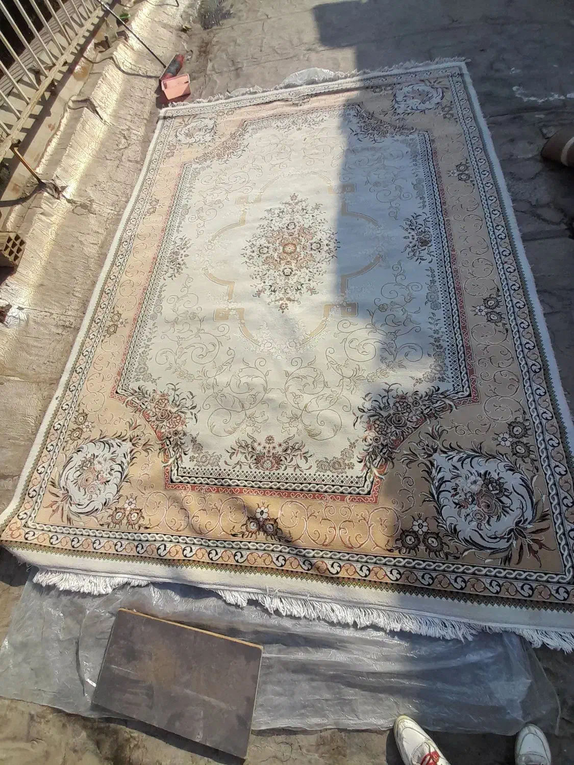 فرش|فرش|فردیس, فردیس|دیوار