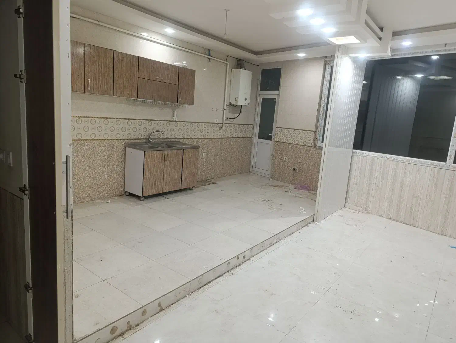 واحد تجاری درجه یک|اجارهٔ مغازه و غرفه|نورآباد, |دیوار