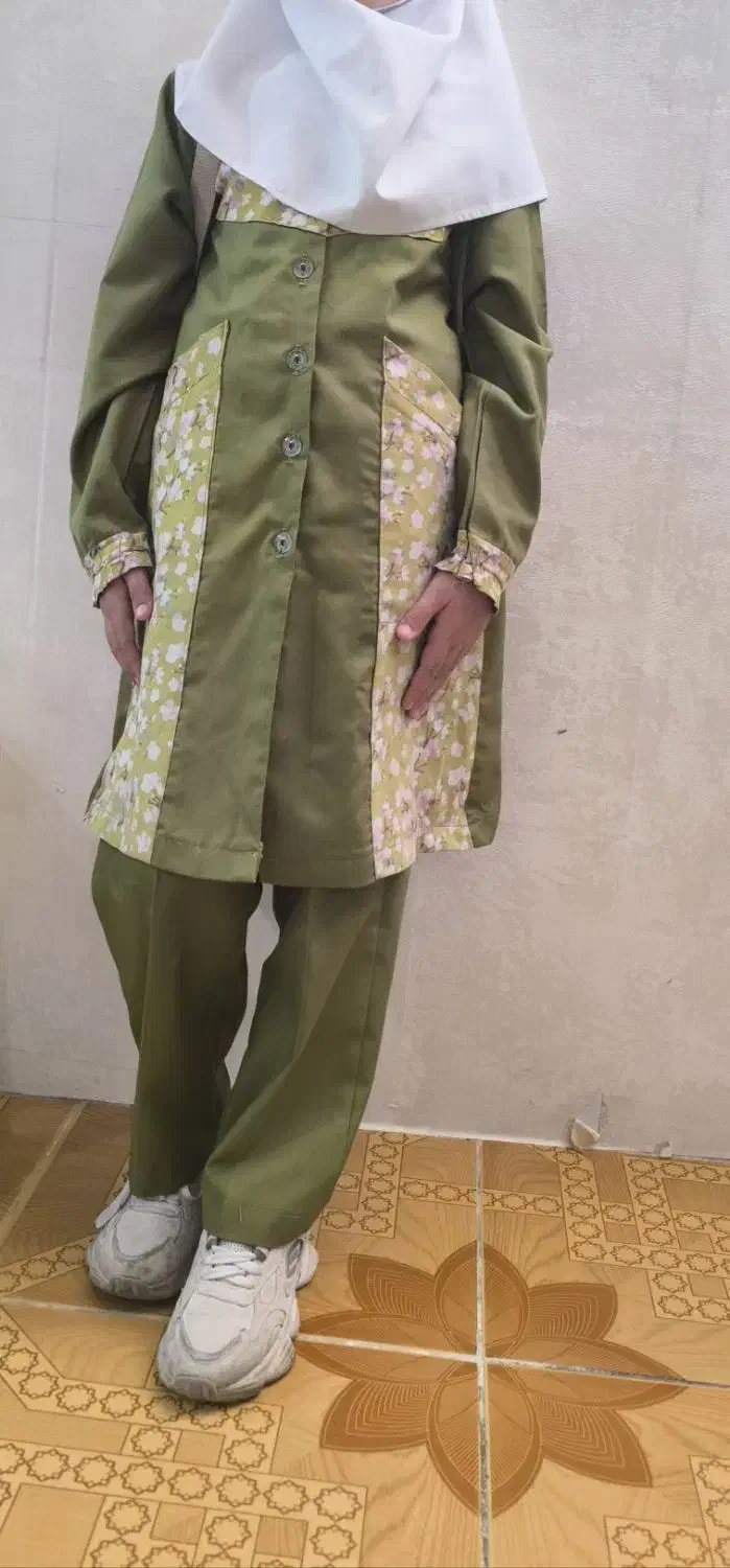 فرم مدرسه|لباس|شوش, |دیوار