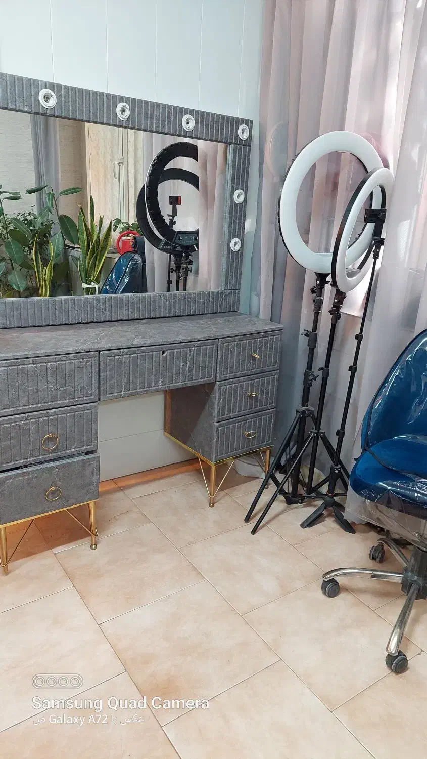 میز کنسول  وآینه|آرایشگاه و سالن‌های زیبایی|اراک, |دیوار