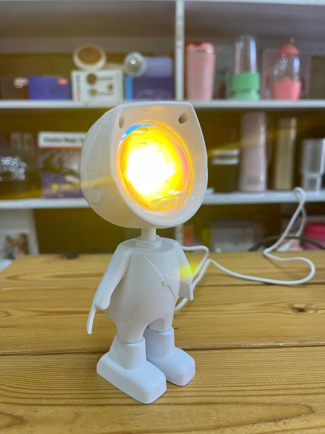 اتمسفر ادم فضایی|ریسه و چراغ تزئینی|تهران, افسریه شمالی|دیوار