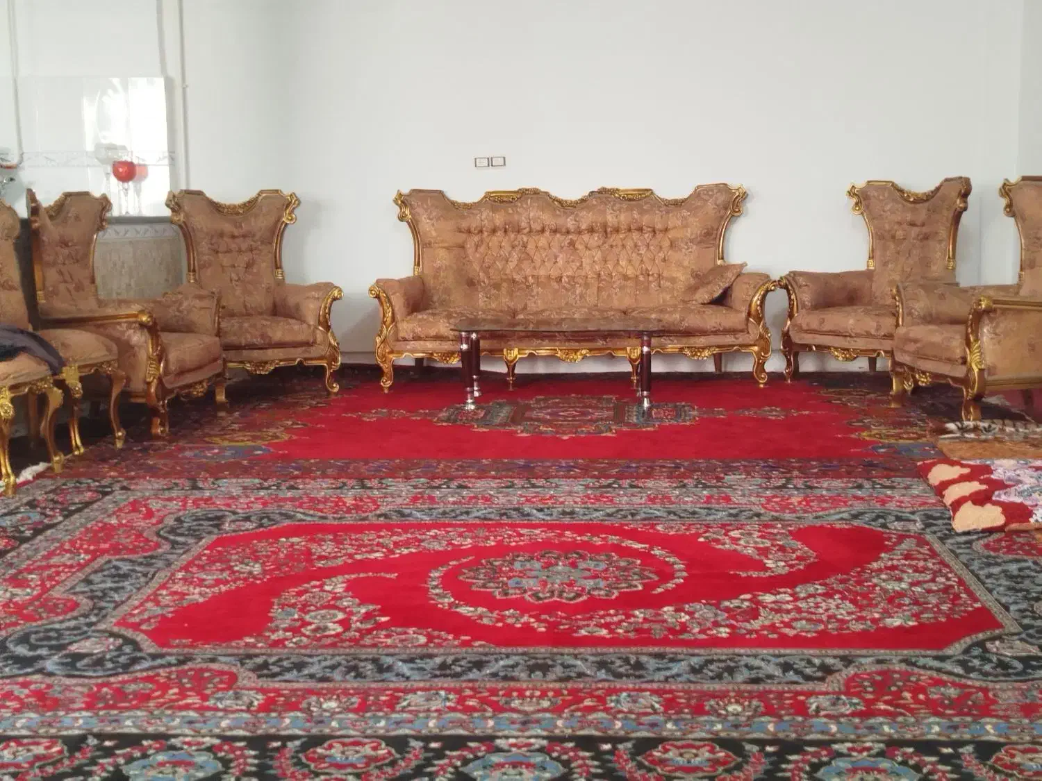 مبل مدل سلطنتی|مبلمان خانگی و میز عسلی|بناب, |دیوار