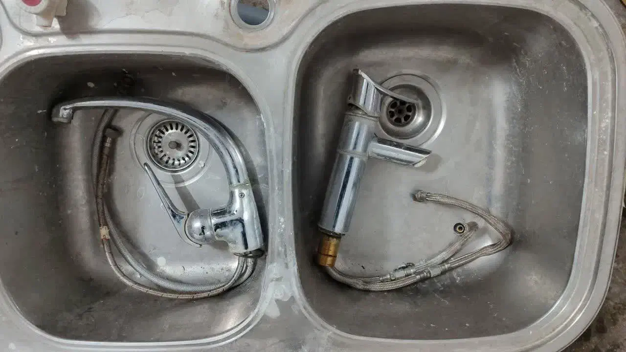 سینک و دو عدد شیر اب اهرمی|مصالح و تجهیزات ساختمان|مشهد, کوشش|دیوار