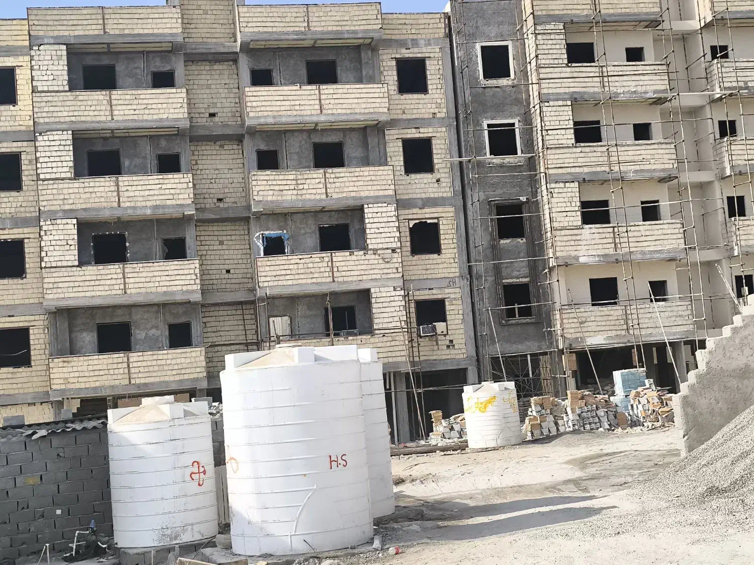 اکیپ سرامیک کار جهت کار  پروژه انبوه سازی چابهار|استخدام معماری، عمران و ساختمانی|زاهدان, |دیوار