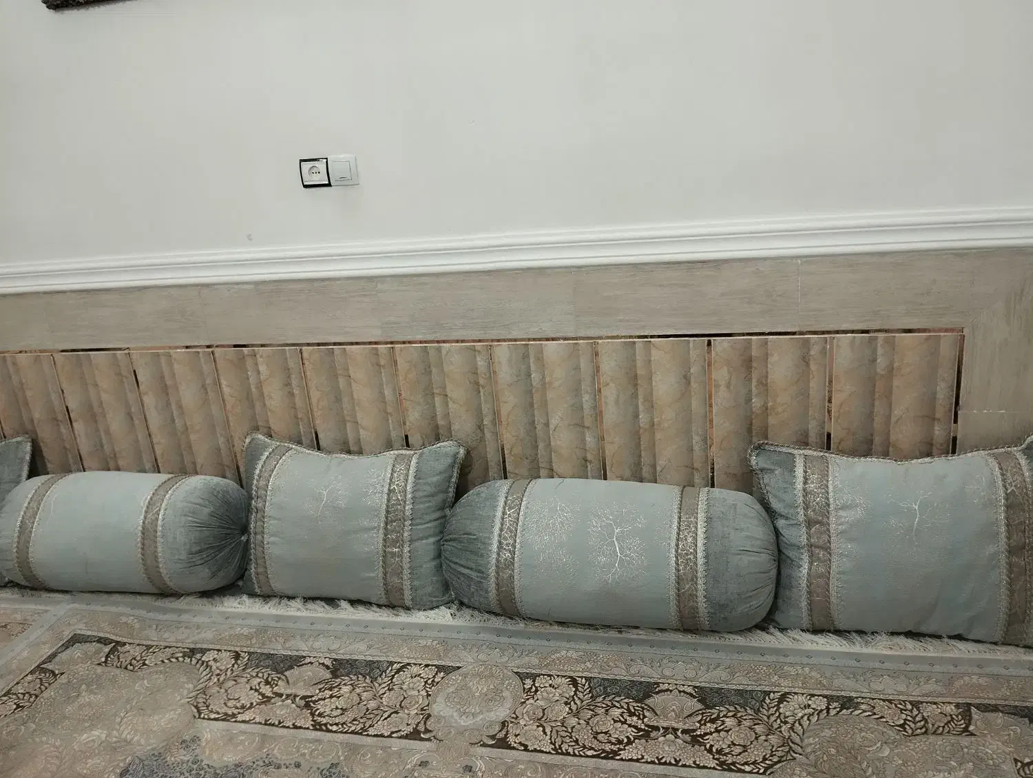 بالشت|پشتی|زاهدان, |دیوار