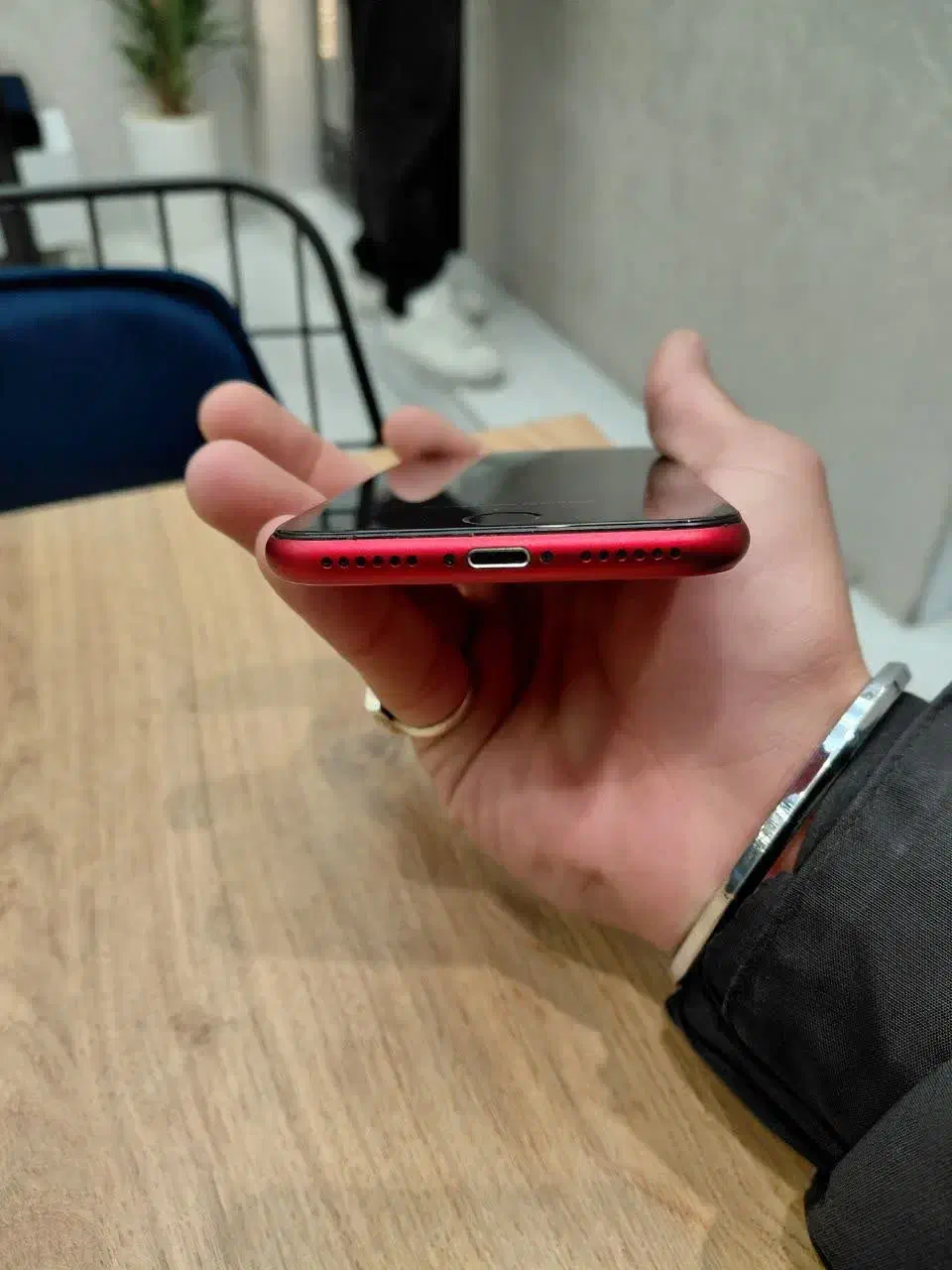 Se 2020|موبایل|اصفهان, درب کوشک|دیوار