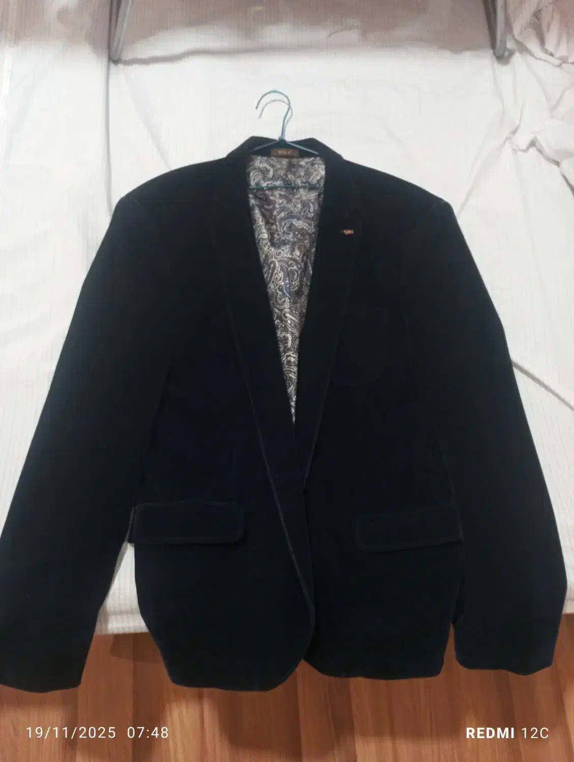 کت تک|لباس|رودهن, |دیوار