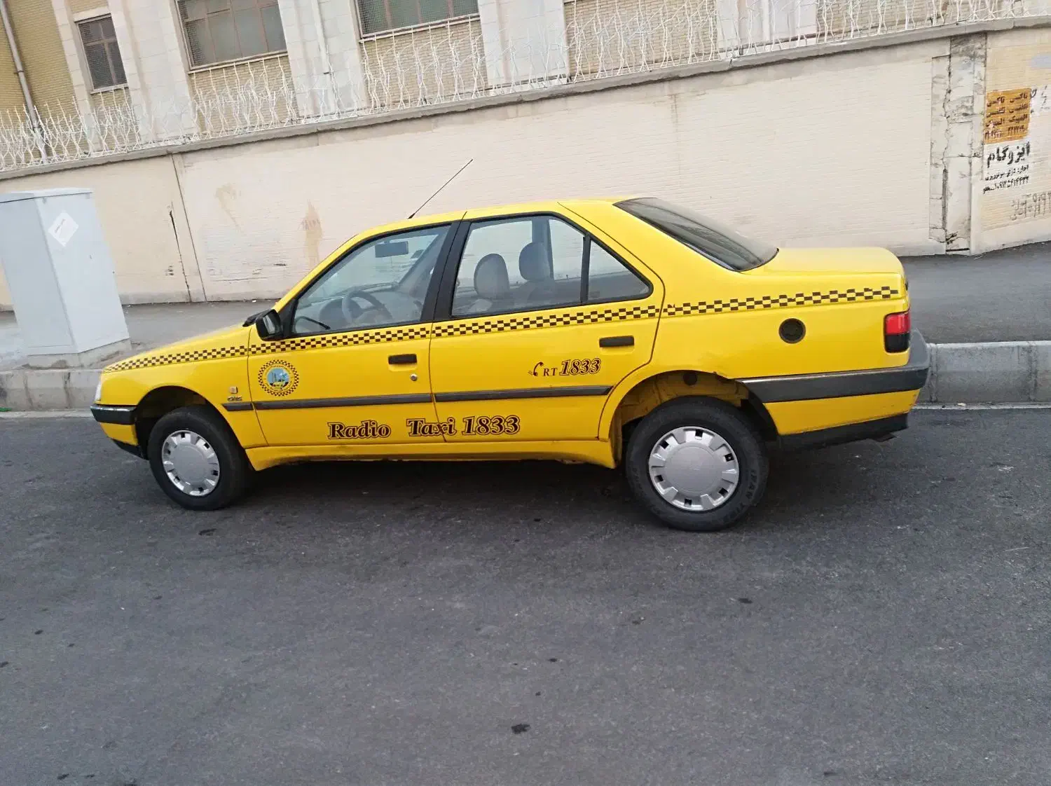 تاکسی بیسیم  ۱۸۳۳ مدل ۹۵|خودرو سواری و وانت|زنجان, |دیوار