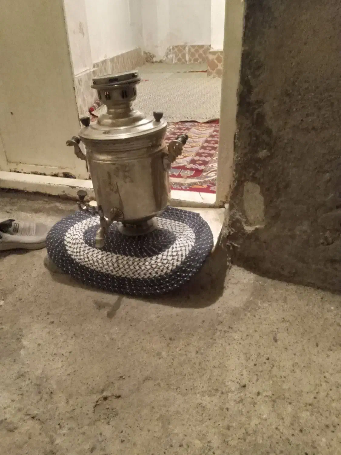 سماور گازی بزرگ|چراغ خواب و آباژور|تبریز, |دیوار