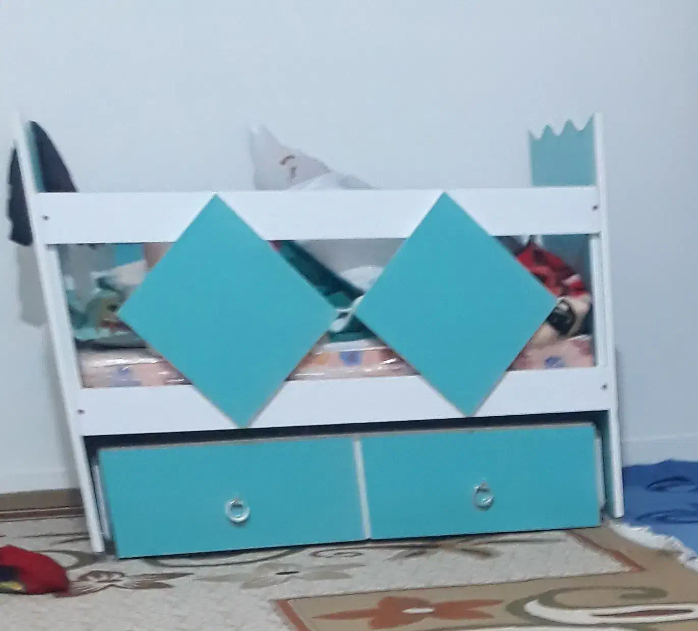 تخت کودک|تخت و صندلی بچه|قرچک, مهدیه|دیوار