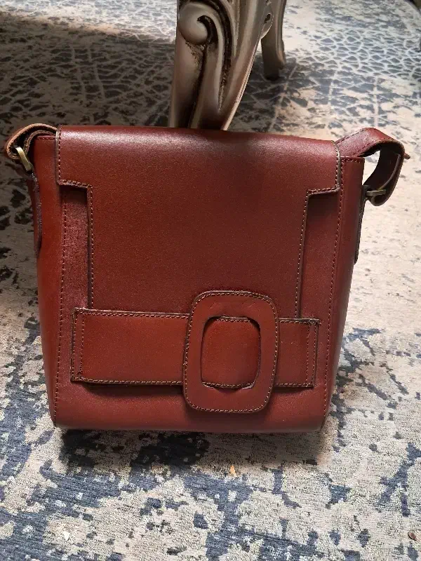 کیف چرم|کیف، کفش، کمربند|نور, |دیوار