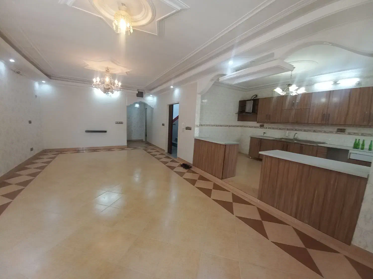 راه جدا دربست اندیشه|اجارهٔ خانه و ویلا|بروجرد, |دیوار