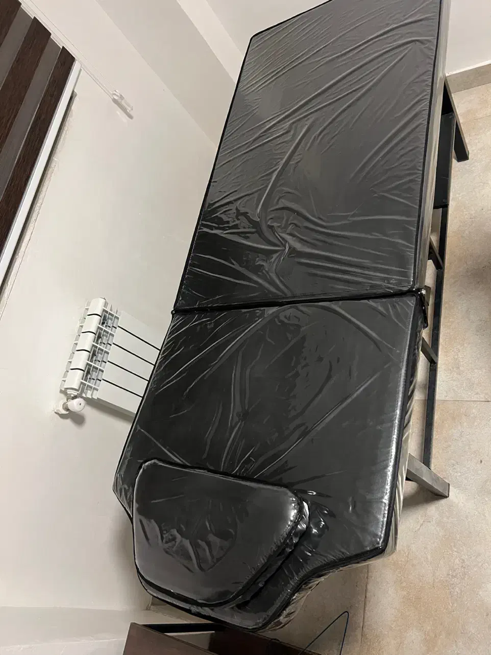 تخت ماساژ|تخت و سرویس خواب|صومعه‌سرا, |دیوار