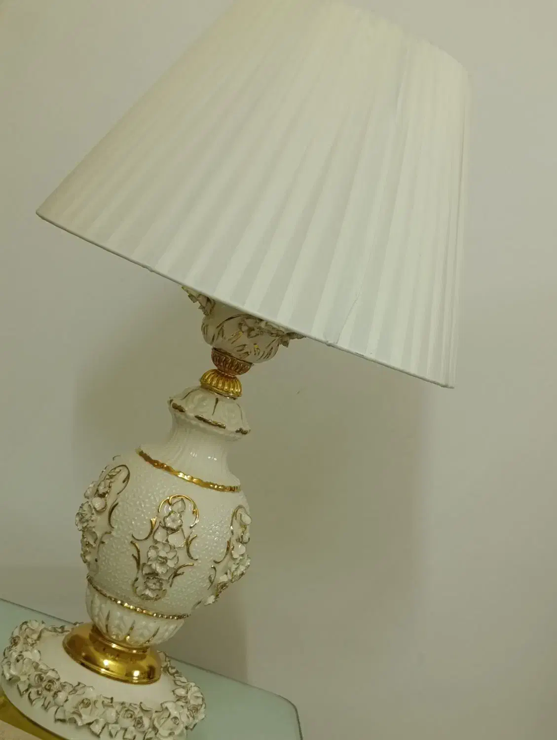 آباژور گل برجسته (رنگ سفید طلایی)|چراغ خواب و آباژور|زنجان, |دیوار