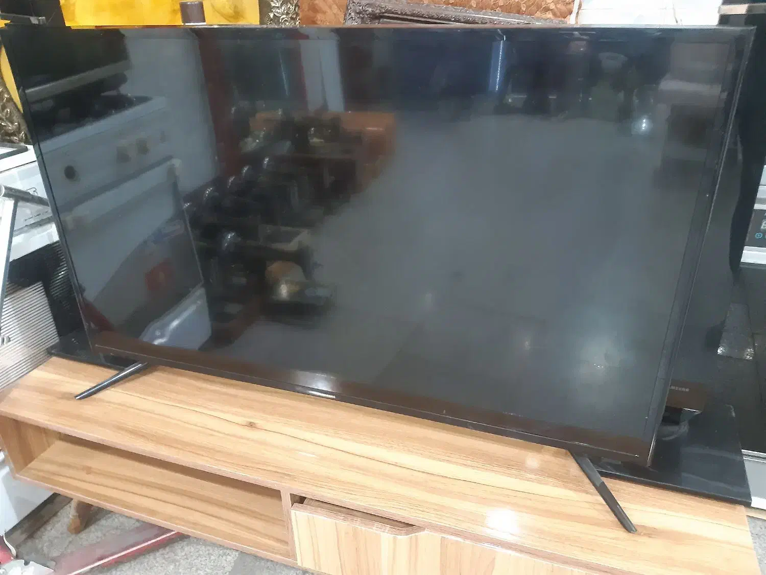 ال ای دی سامسونگ  ۴۹ اینج فقد سفه زربه خورده|تلویزیون و پروژکتور|تبریز, |دیوار