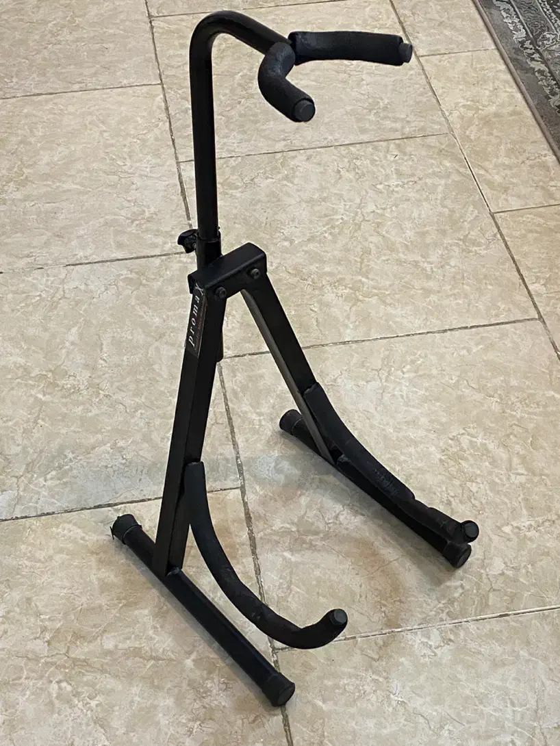 پایه ی نگهدارنده گیتار|گیتار، بیس، امپلیفایر|کرج, شهرک شهرداری|دیوار