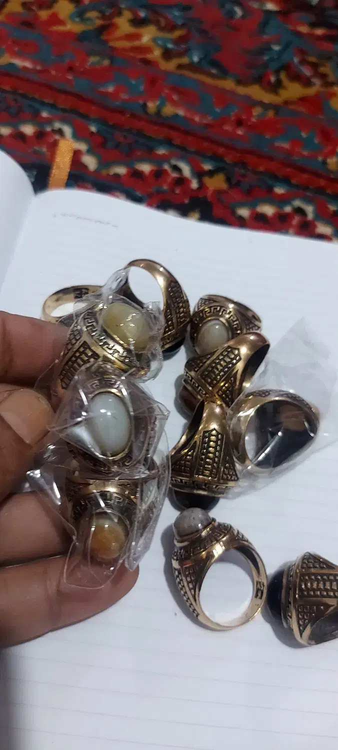 تعدادی انگشتر طلا روس نگینها معدنی باباقوری|بدلیجات|رفسنجان, |دیوار