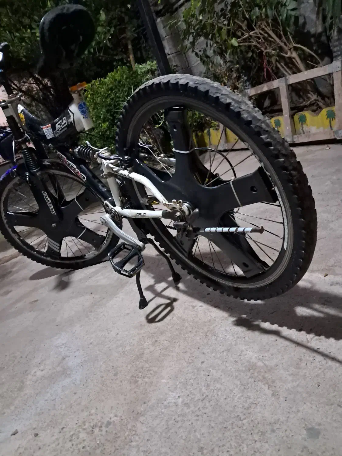 دوچرخه اسپرت|دوچرخه، اسکیت، اسکوتر|سنگر, |دیوار