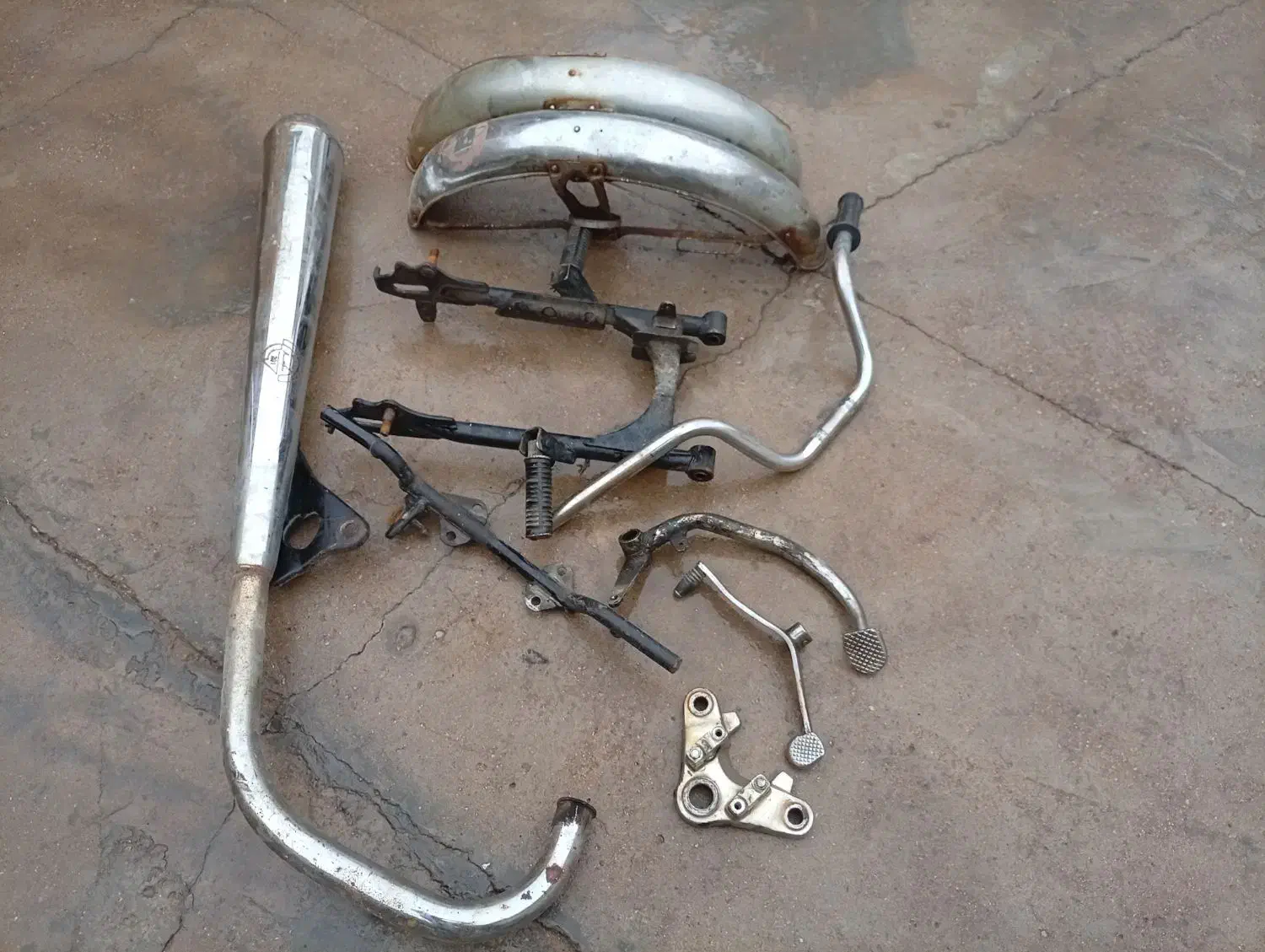 اگزوز و دوشاخ و تعداد وسیله|قطعات یدکی و لوازم جانبی|شوشتر, |دیوار