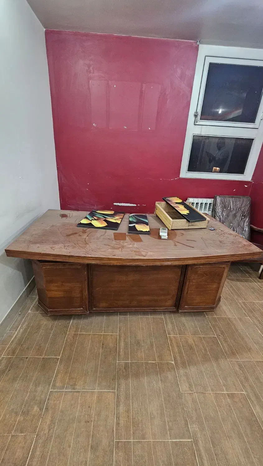 میز مدیریت|مبلمان اداری|شیراز, وصال|دیوار