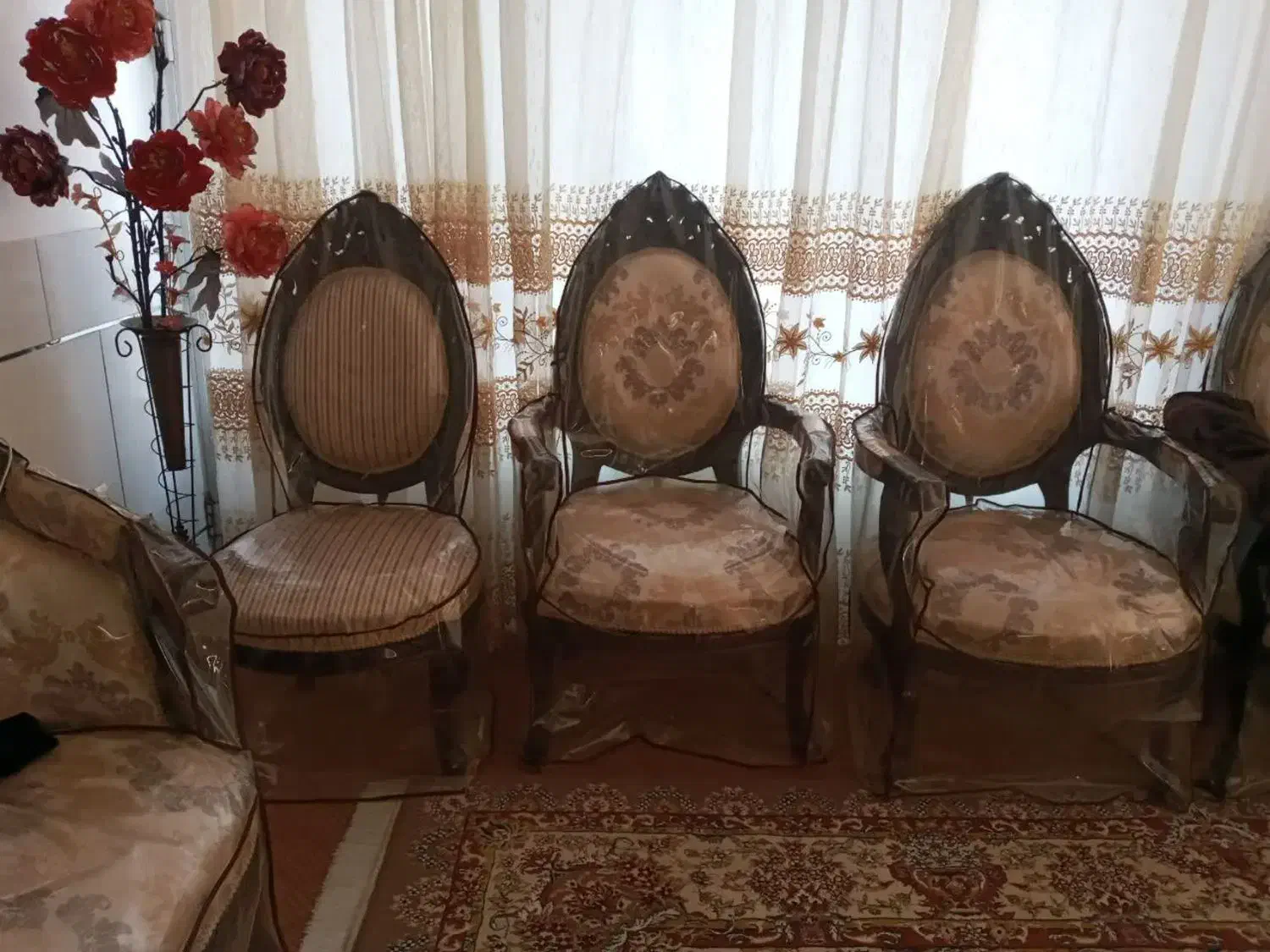 مبل سلطنتی|مبلمان خانگی و میز عسلی|اصفهان, سرشبادران|دیوار