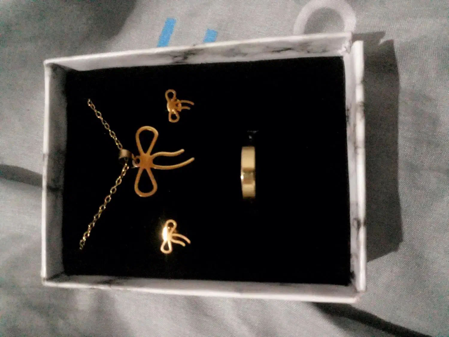 گردنبند|بدلیجات|فومن, |دیوار