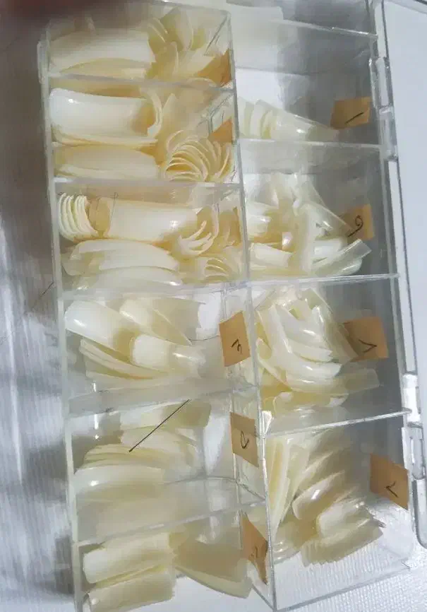 فروش وسایل کاشت ناخن دست وپا|آرایشی، بهداشتی، درمانی|محمدشهر, هزار واحدی|دیوار