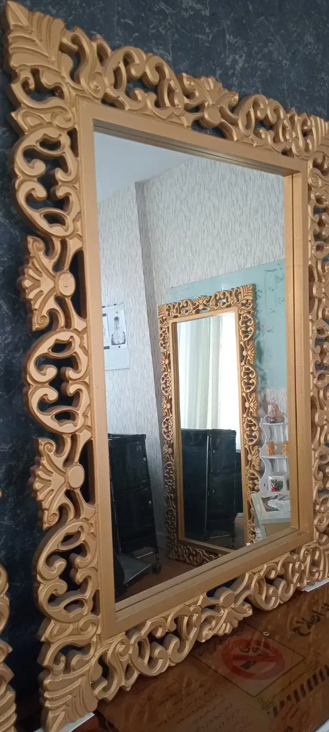 آئینه|آینه|تهران, سردارجنگل|دیوار