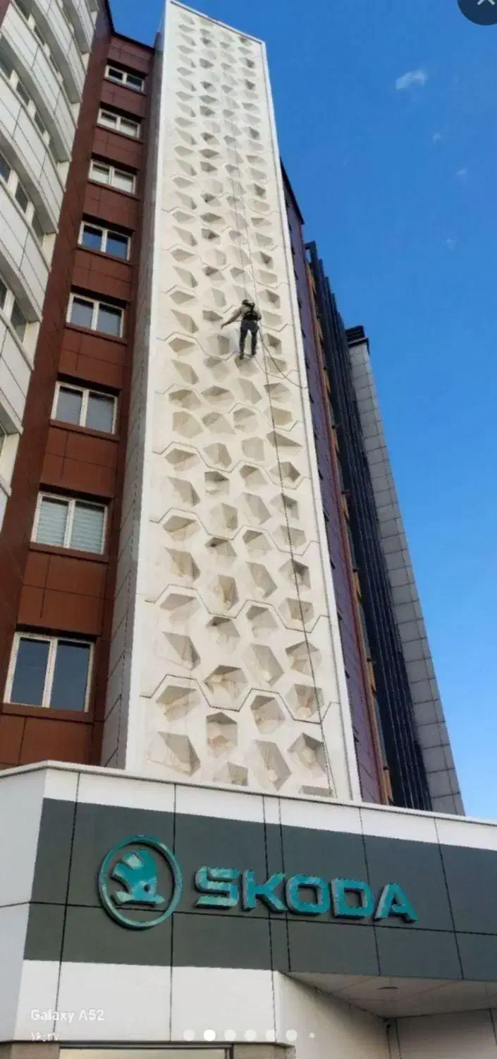 کفسابی.سنگسابی.پلهپاگرد.نماشوییوپیچروپلاک|خدمات نظافت|میانه, |دیوار