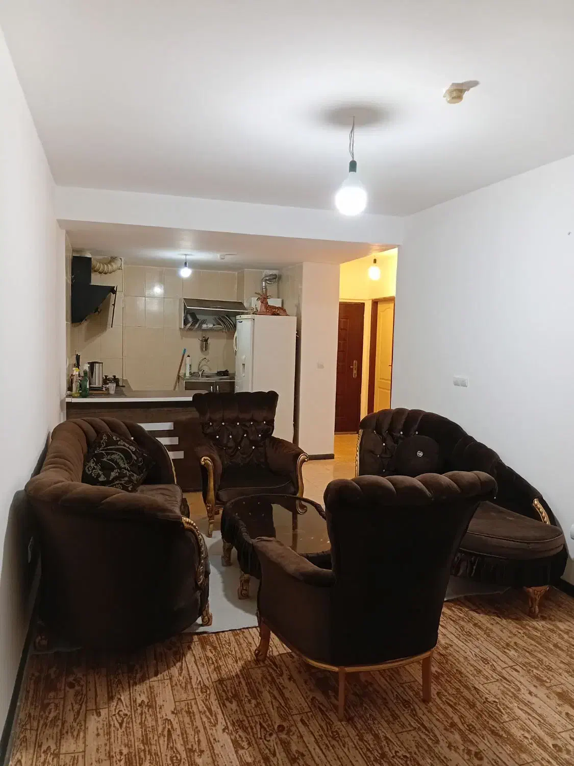 واحد مبله شیک و مرتب صدرا|اجارهٔ کوتاهمدت آپارتمان و سوئیت|شیراز, شهرک گلستان|دیوار