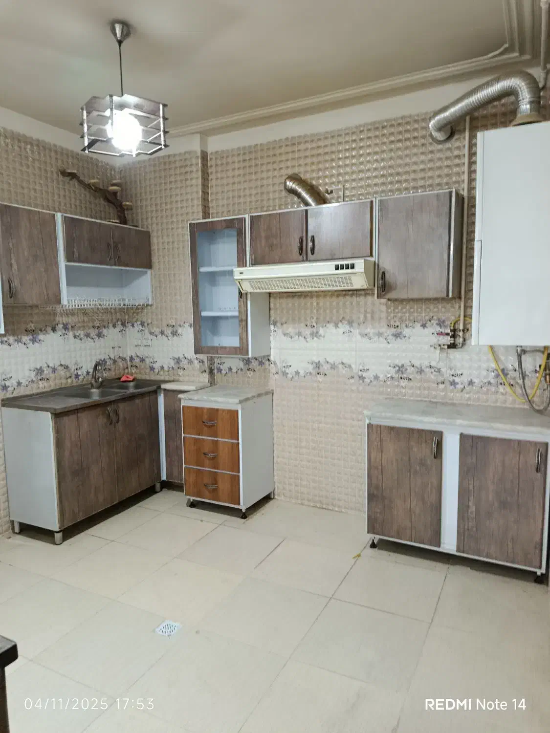 رهن منزل دو خوابه در بنی هاشمی|اجارهٔ خانه و ویلا|شیراز, کوشک میدان|دیوار