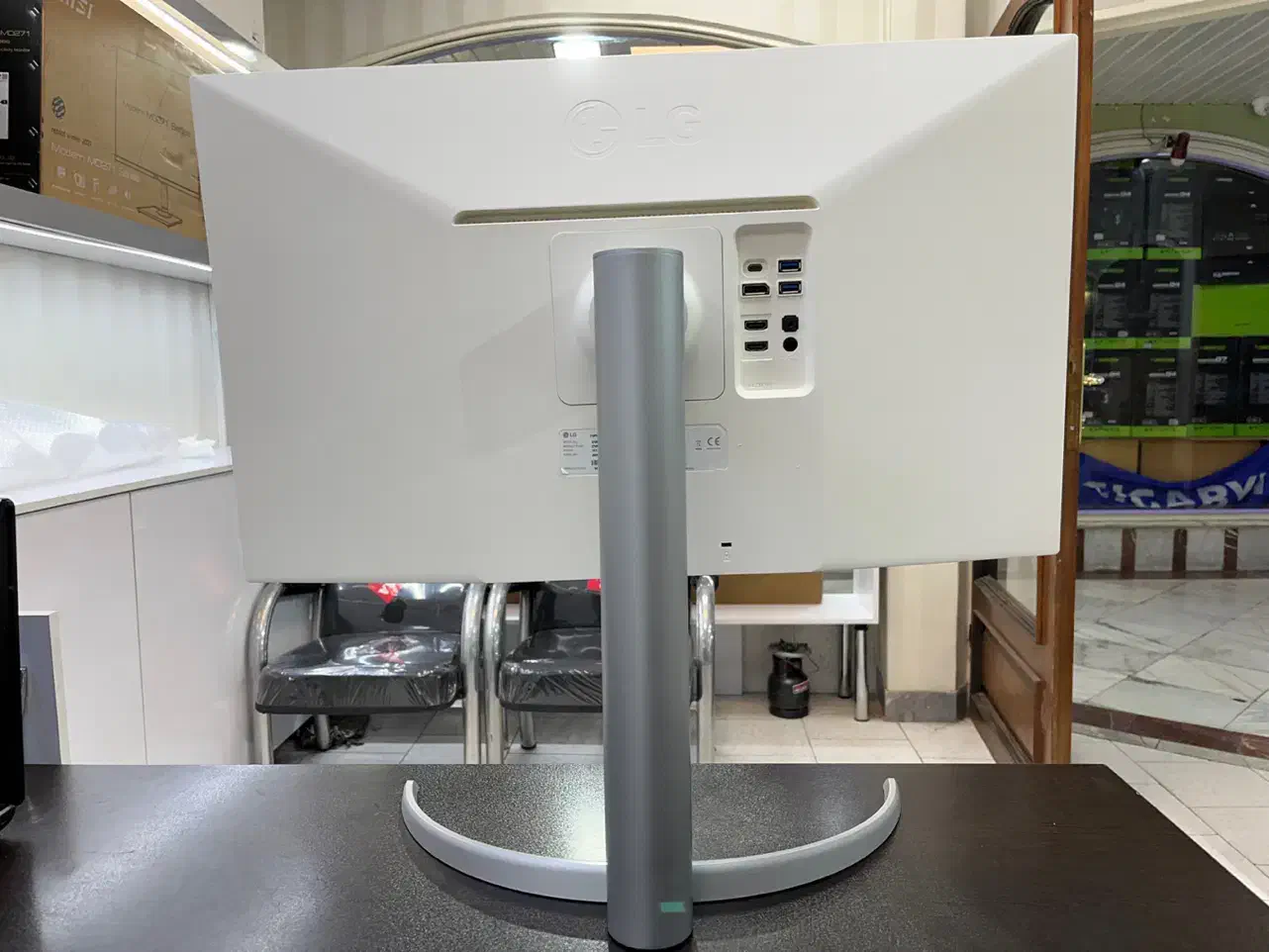 مانیتور ۲۷ اینچ در حد اکبند LG 4k|قطعات و لوازم جانبی رایانه|تبریز, |دیوار