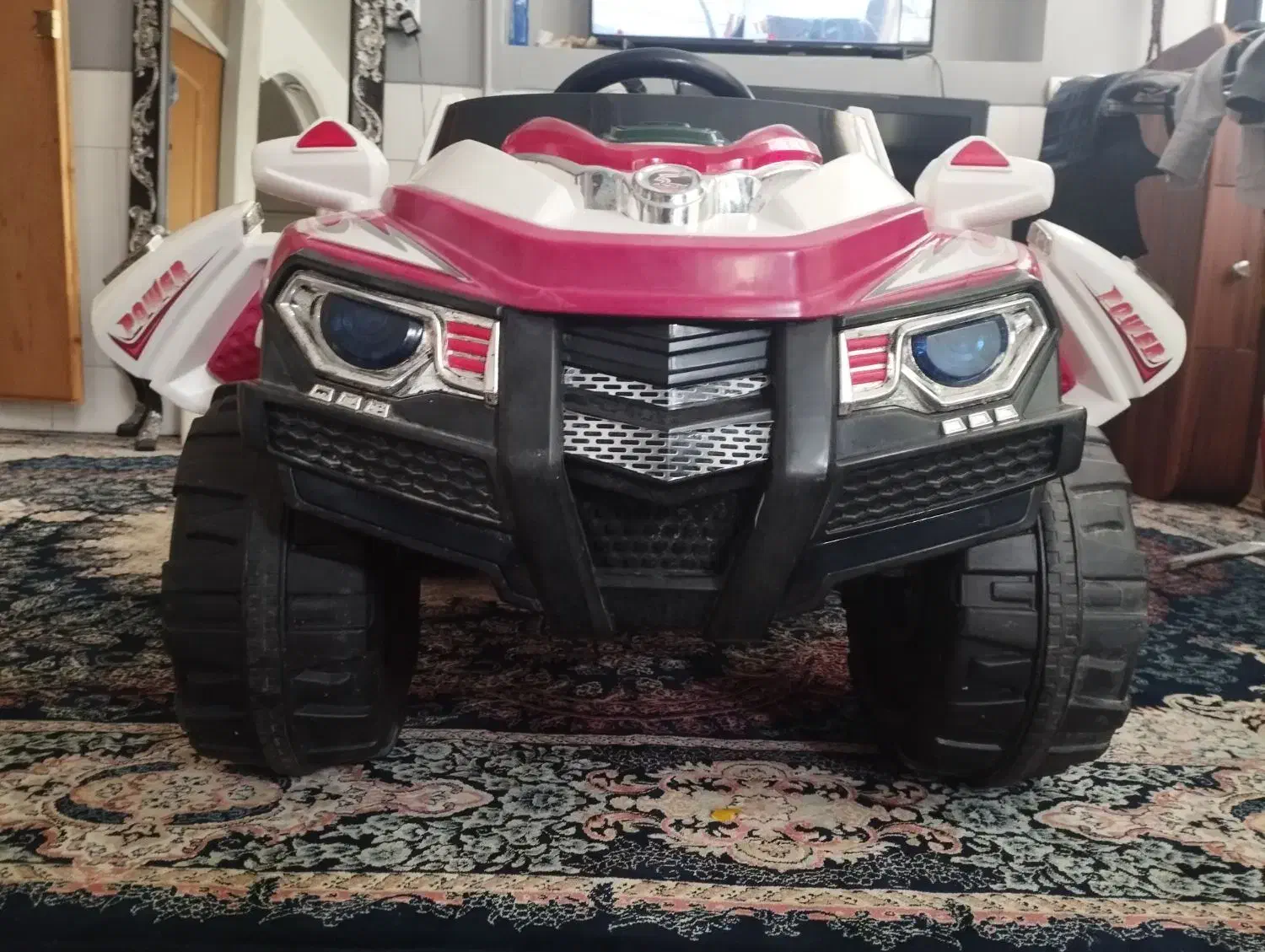 ماشین شارژی در حد نو|اسباببازی بچه|بادرود, |دیوار