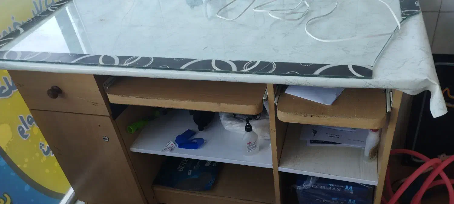 میز کامپیوتر همراه با شیشه|میز تحریر و کامپیوتر|سبزوار, جوادیه شرقی|دیوار