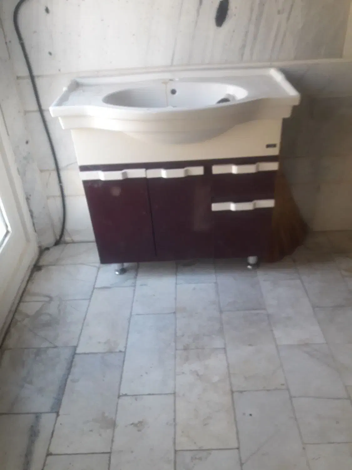 روشویی کابینتی بزرگ و جا دار|لوازم سرویس بهداشتی|کاشان, ولیعصر|دیوار