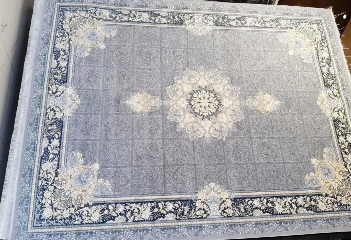 فرش ۹متری نوی نو هنوزازنایلون بیرون نیامد|فرش|ساری, |دیوار