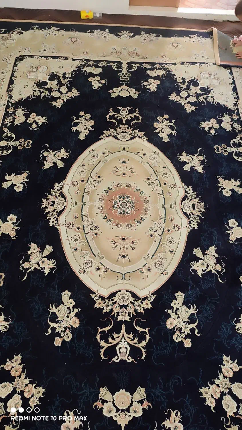 فرش ۹متری ۷۰۰شانه با نخ آکرولیک اصل. فروش فوری|فرش|قائن, |دیوار