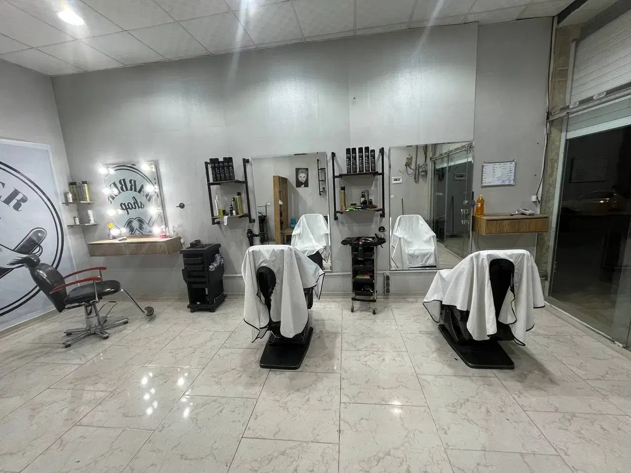 دکور آرایشگاه|آرایشگاه و سالنهای زیبایی|تربتحیدریه, کاشانی|دیوار