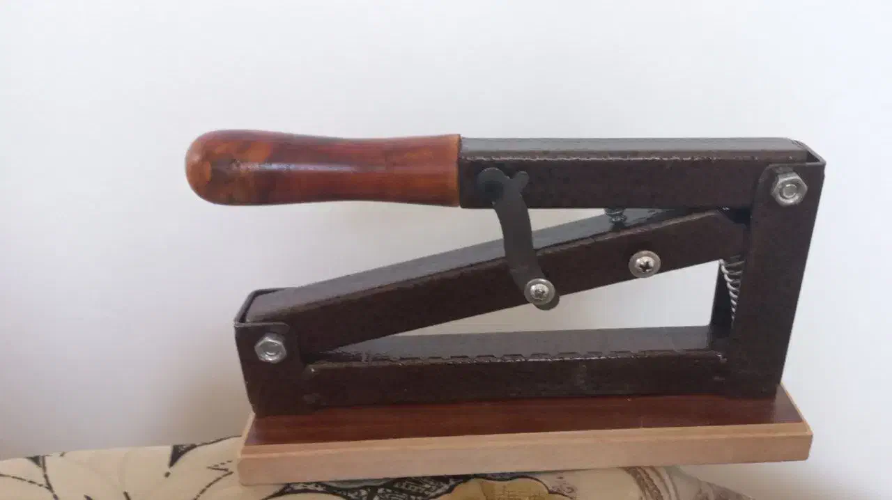 آسان شکن ( گردو شکن )|ظروف پخت‌وپز|سنقر, |دیوار