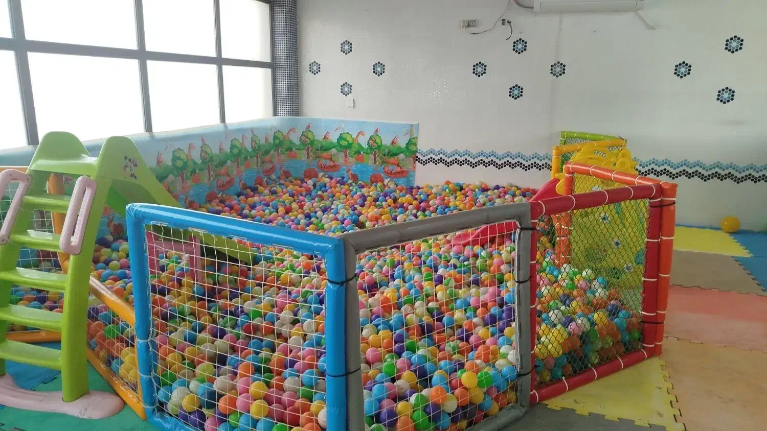 استخر توپ با تمام تجهیزات|اسباببازی بچه|قم, خداکرم|دیوار