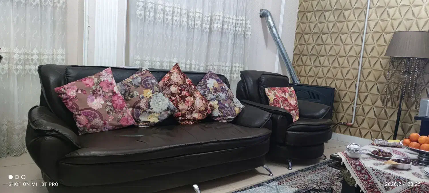 فروش مبل دست دوم|مبلمان خانگی و میز عسلی|رشت, کاکتوس|دیوار