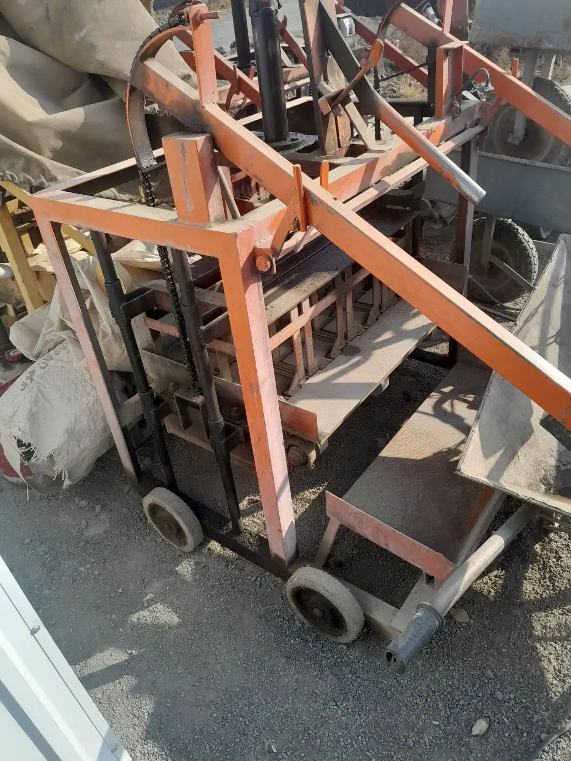 سه عدد دستگاه بلوک ویک عدد بتونر و تانکر در حد نو|ماشین‌آلات صنعتی|خوی, |دیوار