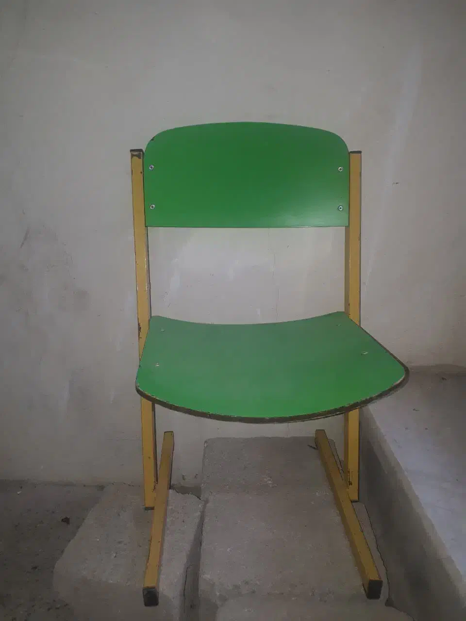 صندلی مهدکودک|صندلی و نیمکت|نجف‌آباد, دانش|دیوار