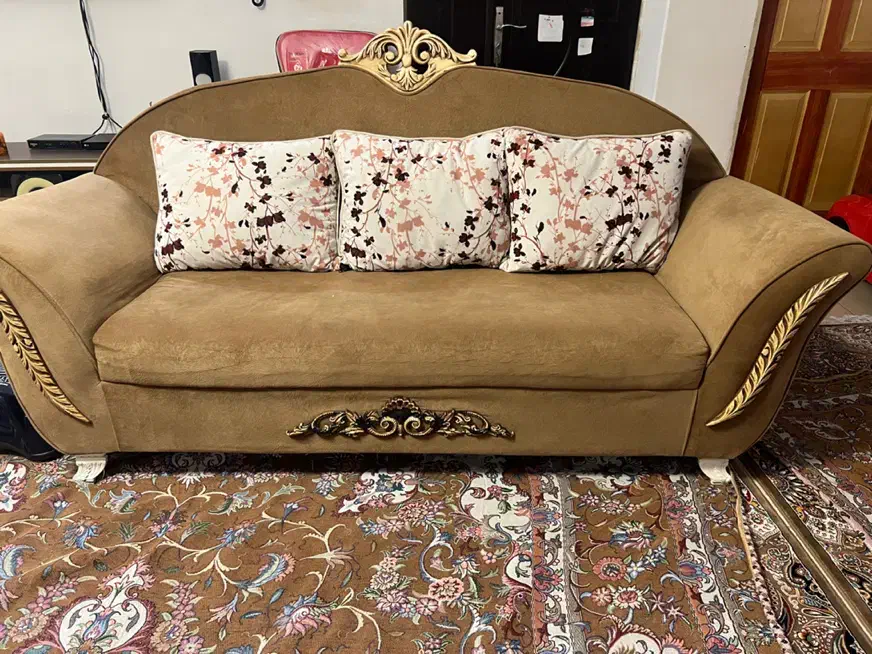 فروش مبل ۹ نفره بسیار تمیز و زیبا به رنگ بژ|مبلمان خانگی و میز عسلی|قائمشهر, |دیوار